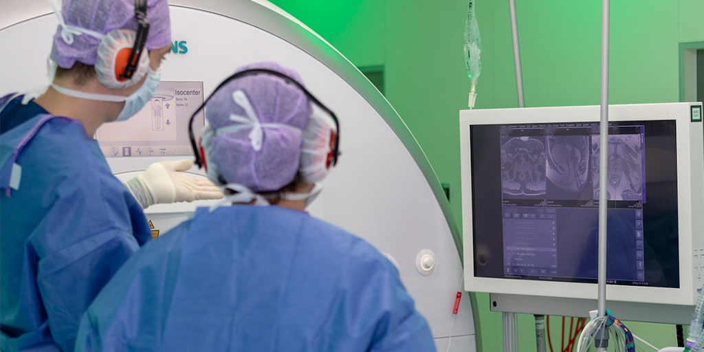 AI steered interventional MRI